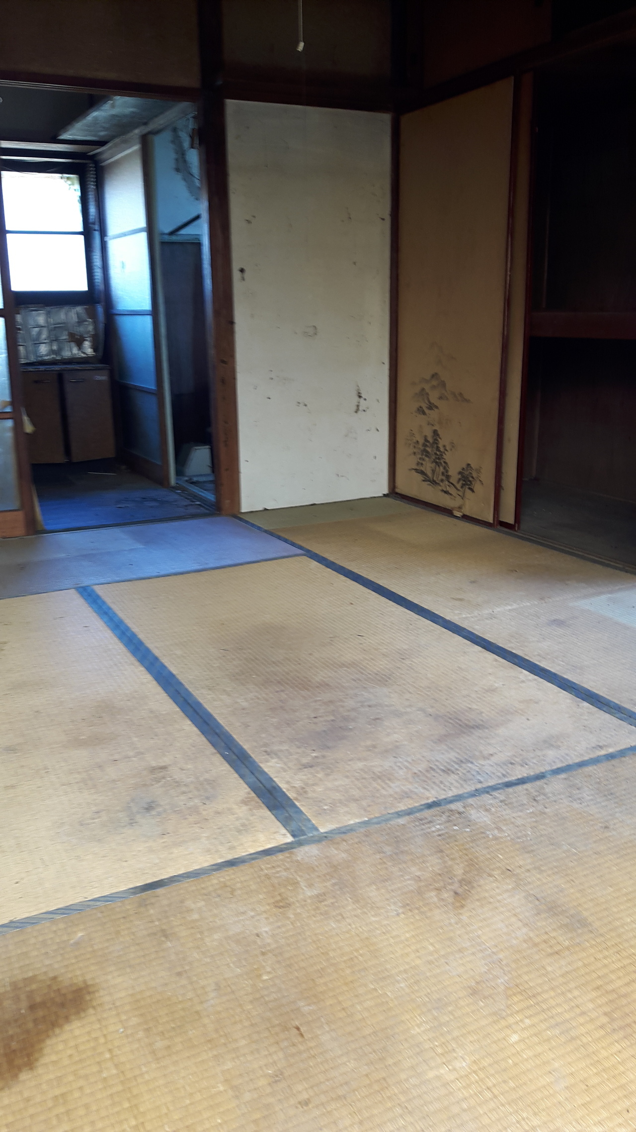 作業事例13・群馬県渋川市・孤独死現場・遺品整理 - ありとあらゆる住宅のお片付けが可能です|北群馬ホームサービス